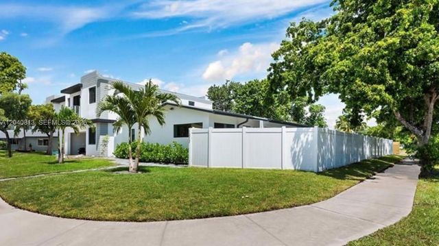 1015 SW 4th Ave B, Fort Lauderdale, FL 33315