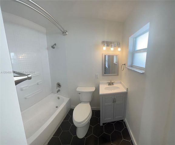1015 SW 4th Ave B, Fort Lauderdale, FL 33315