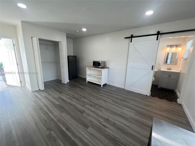 1015 SW 4th Ave B, Fort Lauderdale, FL 33315