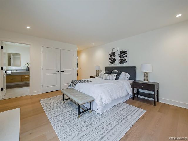 1323 Washington Boulevard, Birmingham, MI 48009