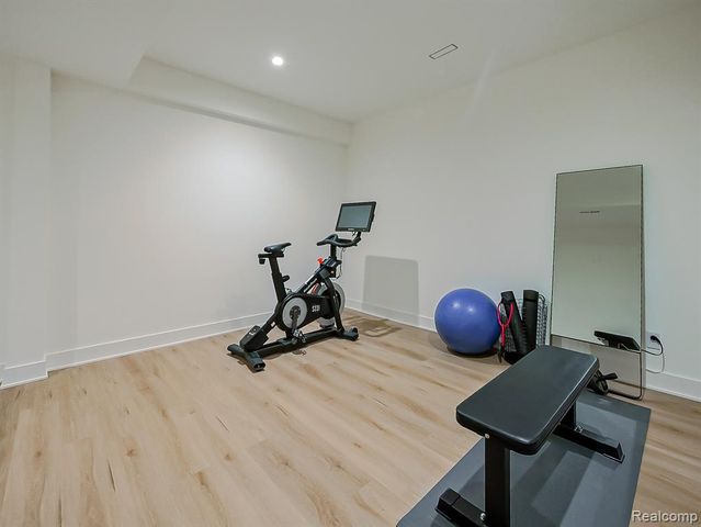 1323 Washington Boulevard, Birmingham, MI 48009