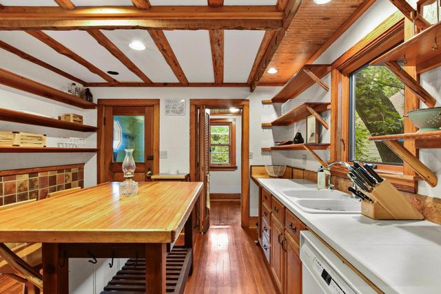 2326 E Johnson Street, Madison, WI 53704