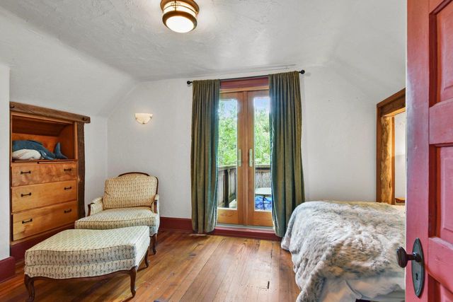 2326 E Johnson Street, Madison, WI 53704
