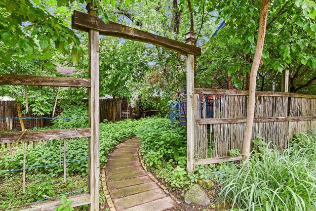 2326 E Johnson Street, Madison, WI 53704