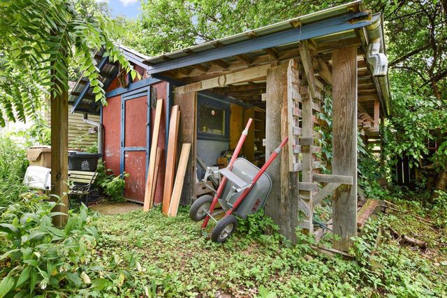 2326 E Johnson Street, Madison, WI 53704