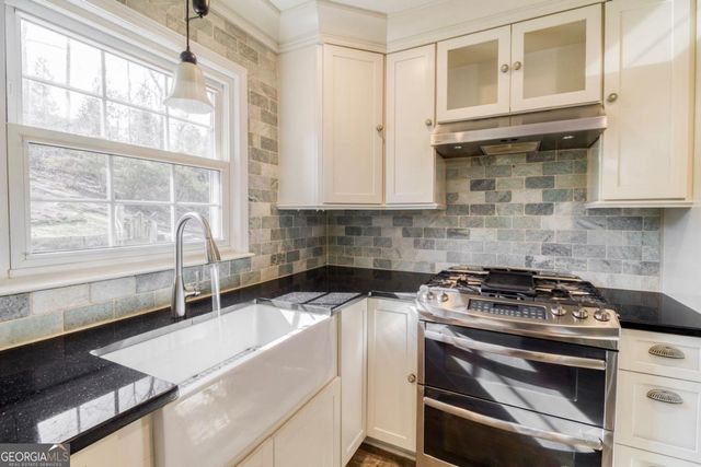 1203 Parkwood NW, Acworth, GA 30102