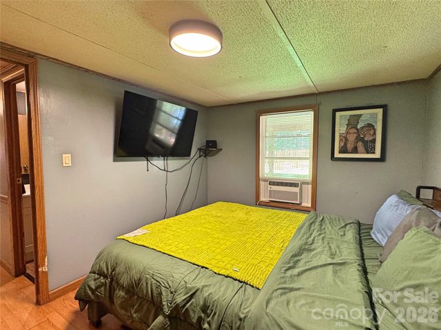173 Croom Hollow Drive, Nebo, NC 28761