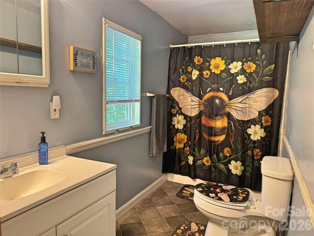 173 Croom Hollow Drive, Nebo, NC 28761