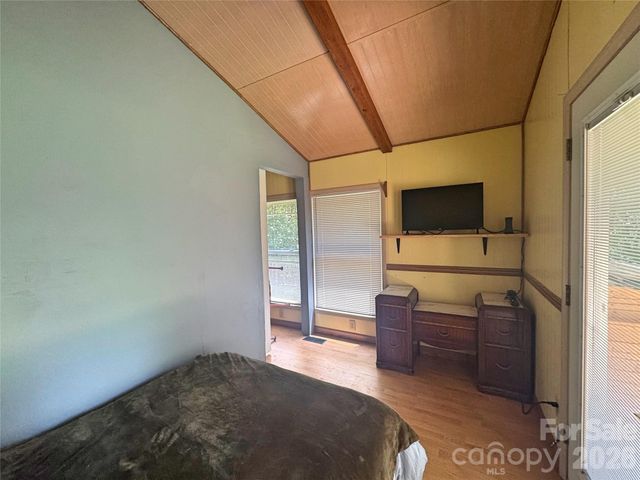 173 Croom Hollow Drive, Nebo, NC 28761