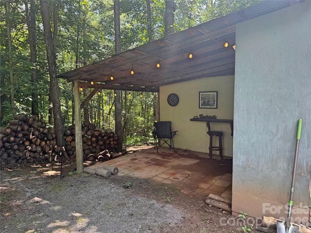 173 Croom Hollow Drive, Nebo, NC 28761