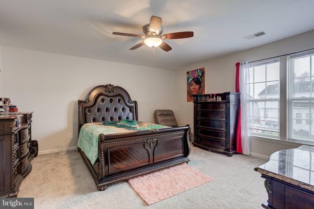 5218 WINDBREAK DR, Fredericksburg, VA 22407