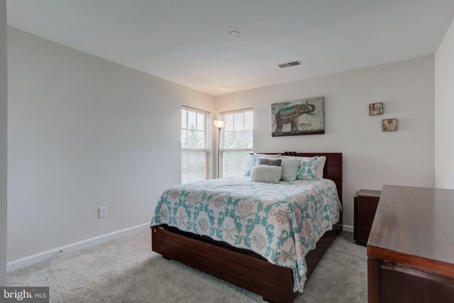5218 WINDBREAK DR, Fredericksburg, VA 22407