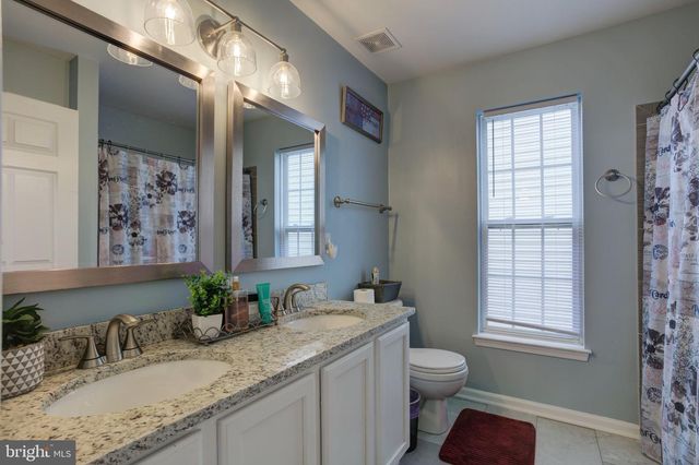 5218 WINDBREAK DR, Fredericksburg, VA 22407