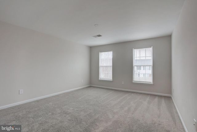 5218 WINDBREAK DR, Fredericksburg, VA 22407