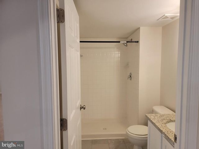 5218 WINDBREAK DR, Fredericksburg, VA 22407
