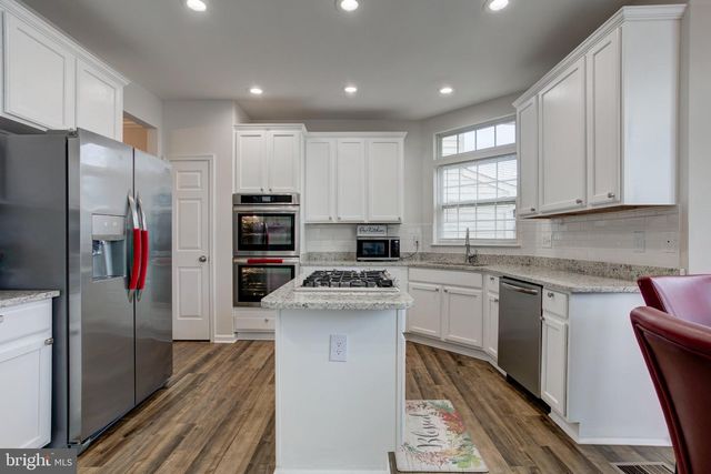 5218 WINDBREAK DR, Fredericksburg, VA 22407