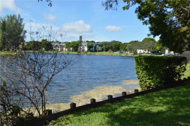 3730 Inverrary Drive 2t, Lauderhill, FL 33319