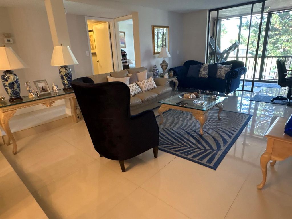 3730 Inverrary Drive 2t, Lauderhill, FL 33319