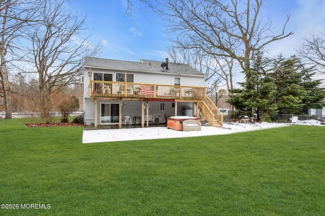 1016 W Bay Avenue, Barnegat, NJ 08005