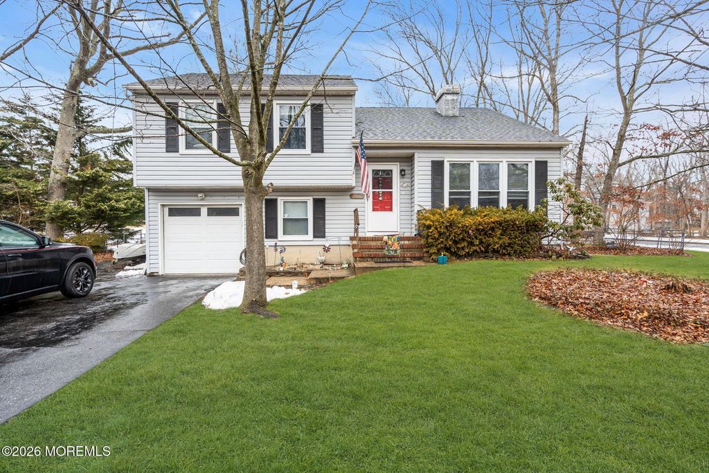 1016 W Bay Avenue, Barnegat, NJ 08005