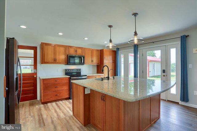9 KING DR, Carlisle, PA 17015