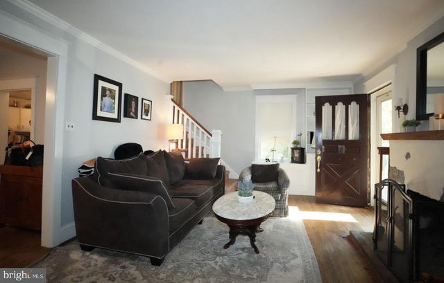2009 LAUREL RD, Havertown, PA 19083