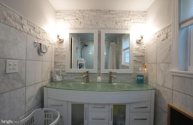 2009 LAUREL RD, Havertown, PA 19083