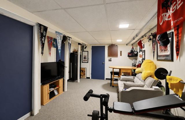 2009 LAUREL RD, Havertown, PA 19083