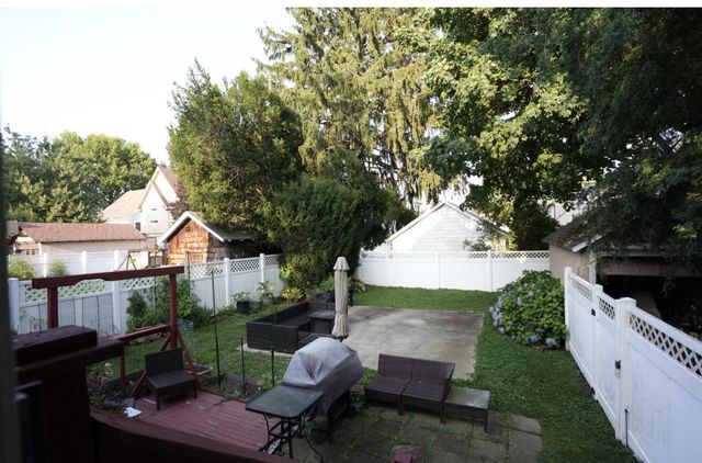 2009 LAUREL RD, Havertown, PA 19083