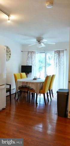 2009 LAUREL RD, Havertown, PA 19083