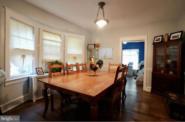 2009 LAUREL RD, Havertown, PA 19083