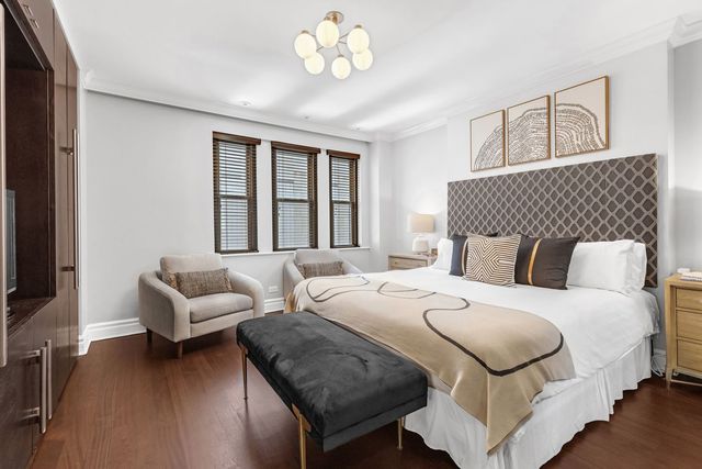 70 E WALTON Street 902-1002, Chicago, IL 60611