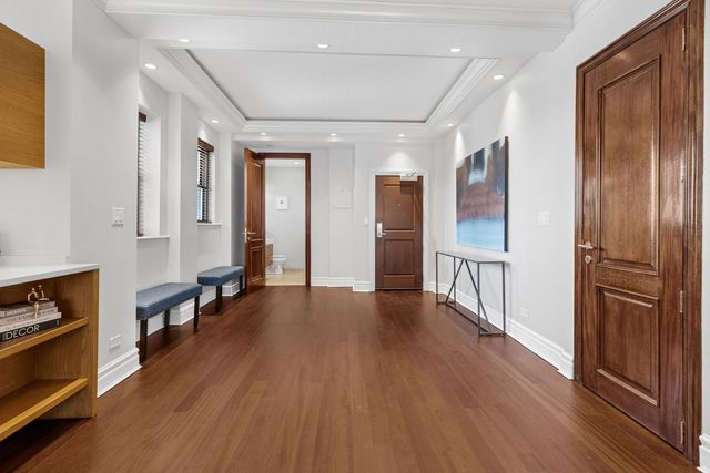 70 E WALTON Street 902-1002, Chicago, IL 60611