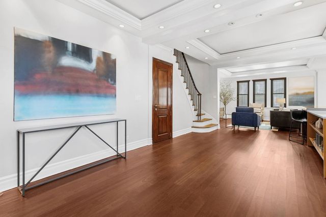 70 E WALTON Street 902-1002, Chicago, IL 60611