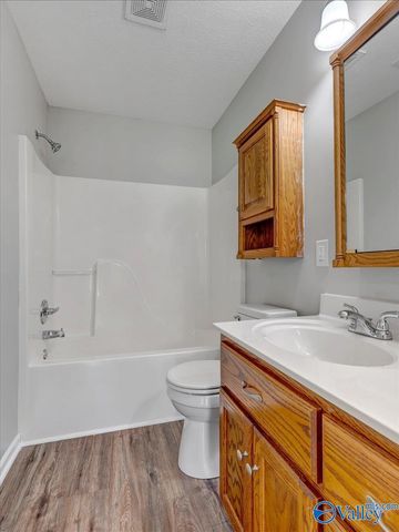 28221 Nuke Whitt Lane, Ardmore, AL 35739