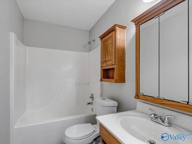28221 Nuke Whitt Lane, Ardmore, AL 35739