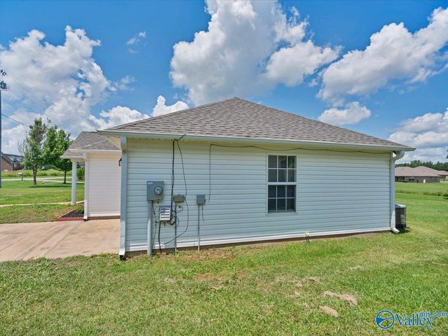 28221 Nuke Whitt Lane, Ardmore, AL 35739