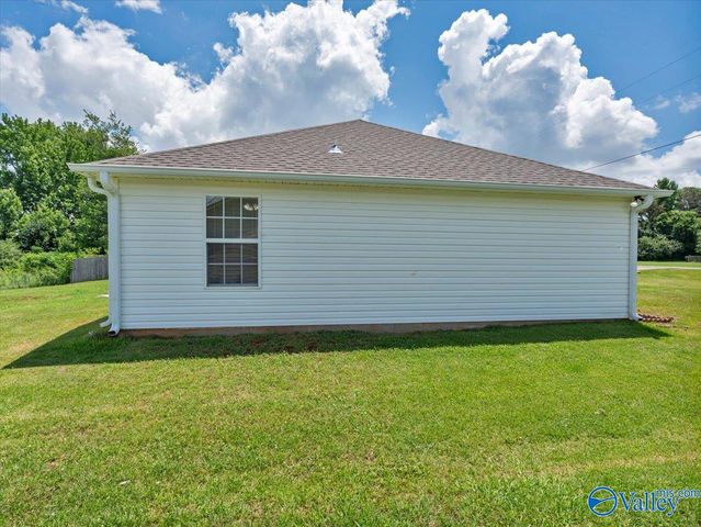 28221 Nuke Whitt Lane, Ardmore, AL 35739