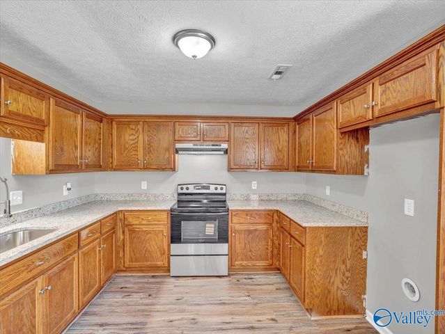 28221 Nuke Whitt Lane, Ardmore, AL 35739