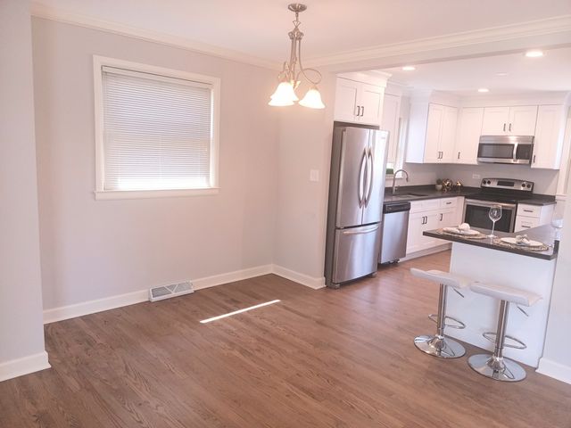 320 N Washington Avenue, Park Ridge, IL 60068