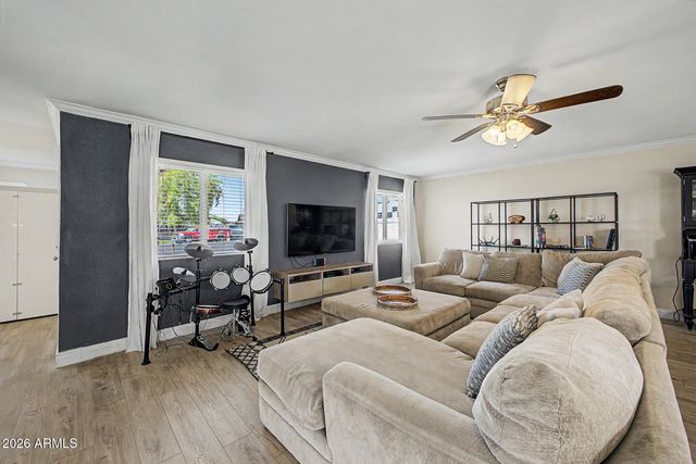 427 W SPUR Avenue, Gilbert, AZ 85233