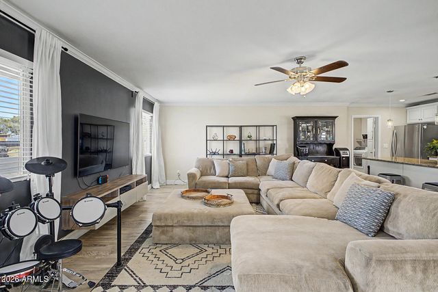 427 W SPUR Avenue, Gilbert, AZ 85233