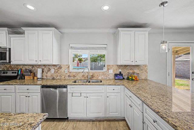 427 W SPUR Avenue, Gilbert, AZ 85233