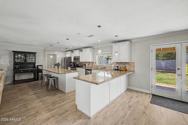 427 W SPUR Avenue, Gilbert, AZ 85233