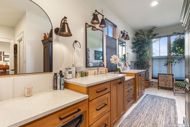 31545 Meadow Creek, Fair Oaks Ranch, TX 78015