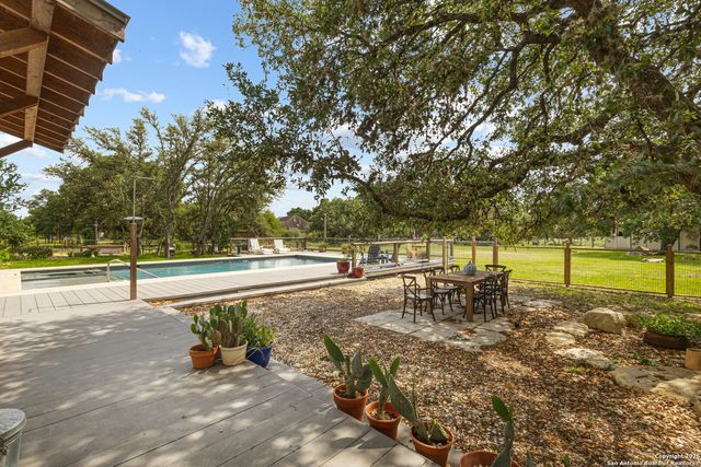 31545 Meadow Creek, Fair Oaks Ranch, TX 78015