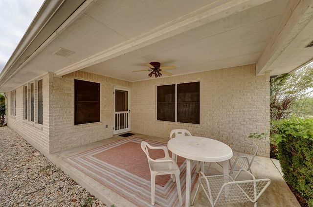 212 Oak Hill Dr, Kerrville, TX 78028
