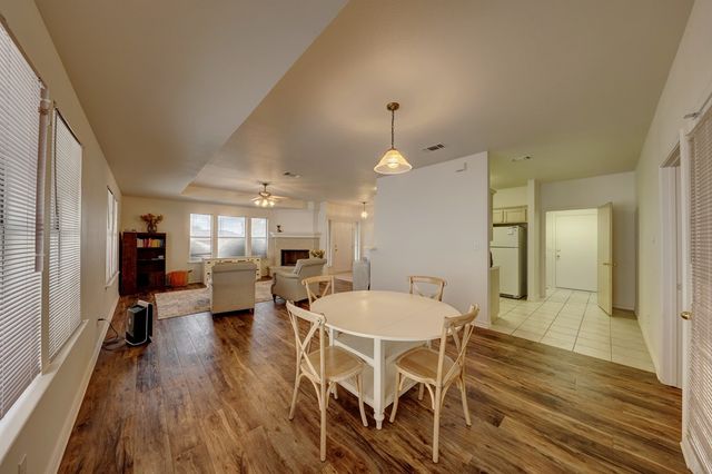 212 Oak Hill Dr, Kerrville, TX 78028