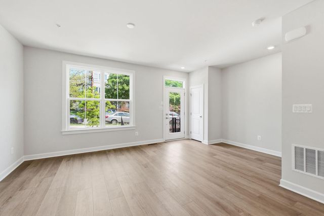 756 S GREENBRIER ST, Arlington, VA 22204