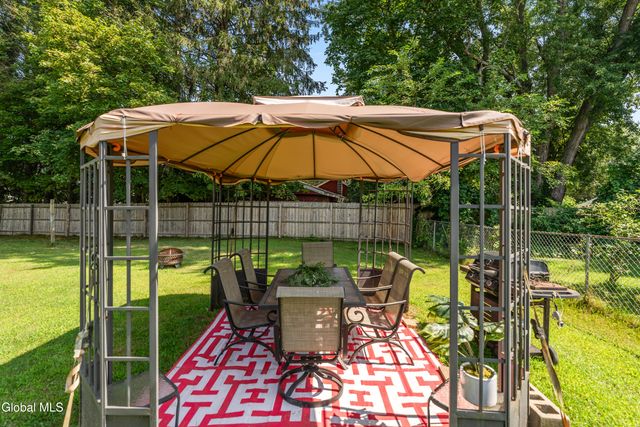 2872 W Lydius Street, Guilderland, NY 12303